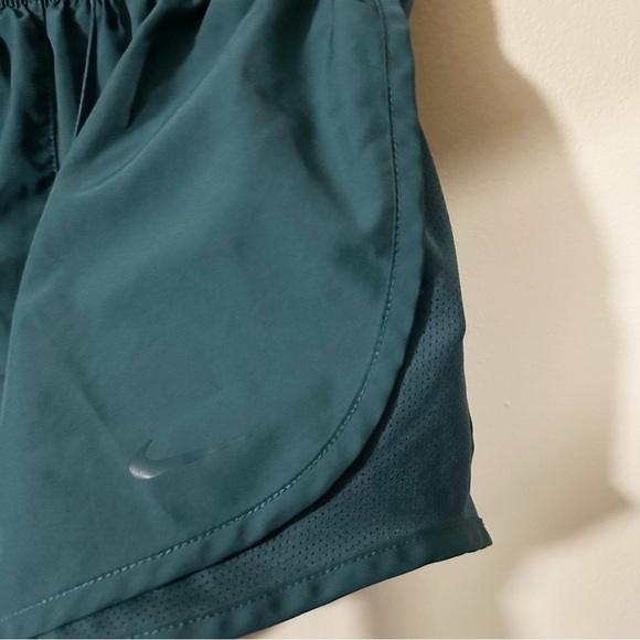 Nike Dri Fit Womens Green Tempo Running Shorts Size XS Athletic - Picture 6 of 8